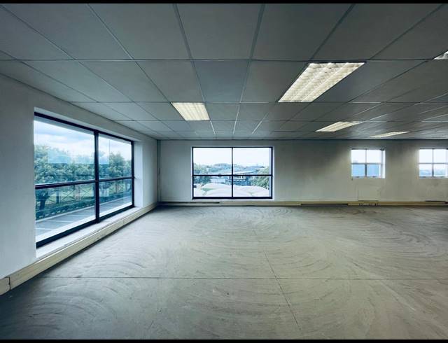 612M² OFFICE TO LET IN VORNA VALLEY